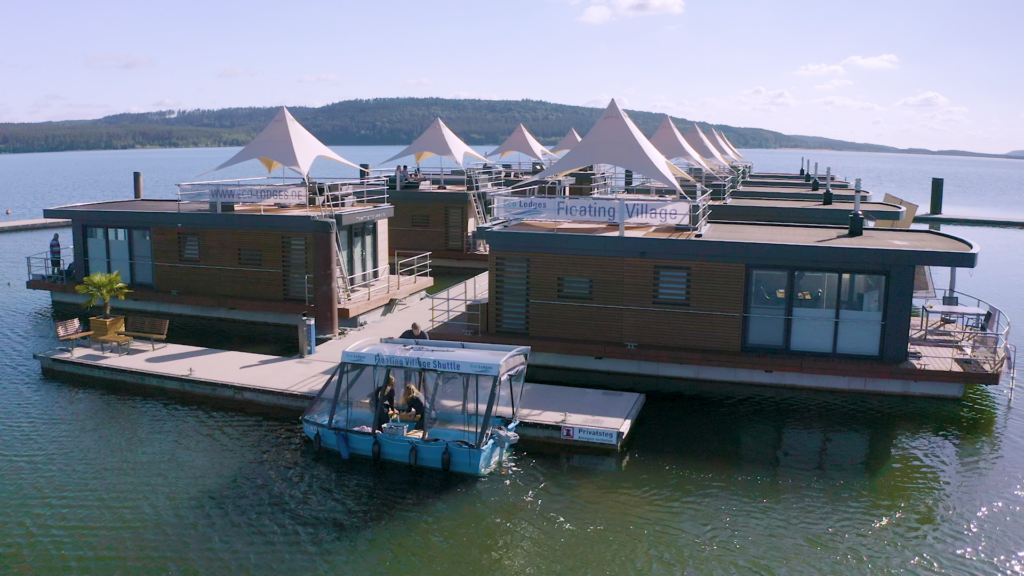 1000 Floating Village